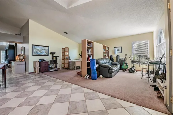 $399,999 | 1813 Dockside Drive, Valrico, FL 33594