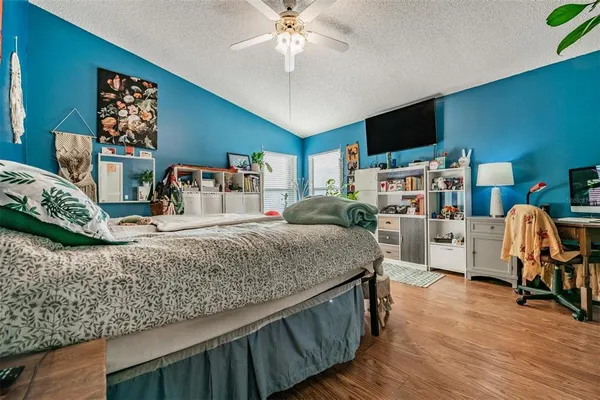 $399,999 | 1813 Dockside Drive, Valrico, FL 33594