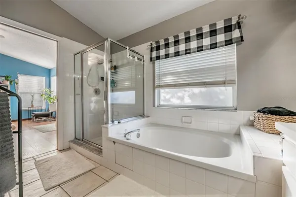 $399,999 | 1813 Dockside Drive, Valrico, FL 33594