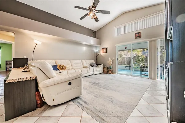 $399,999 | 1813 Dockside Drive, Valrico, FL 33594