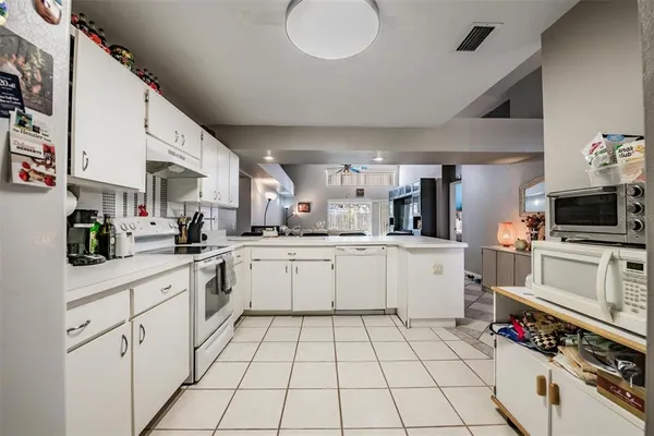 $399,999 | 1813 Dockside Drive, Valrico, FL 33594