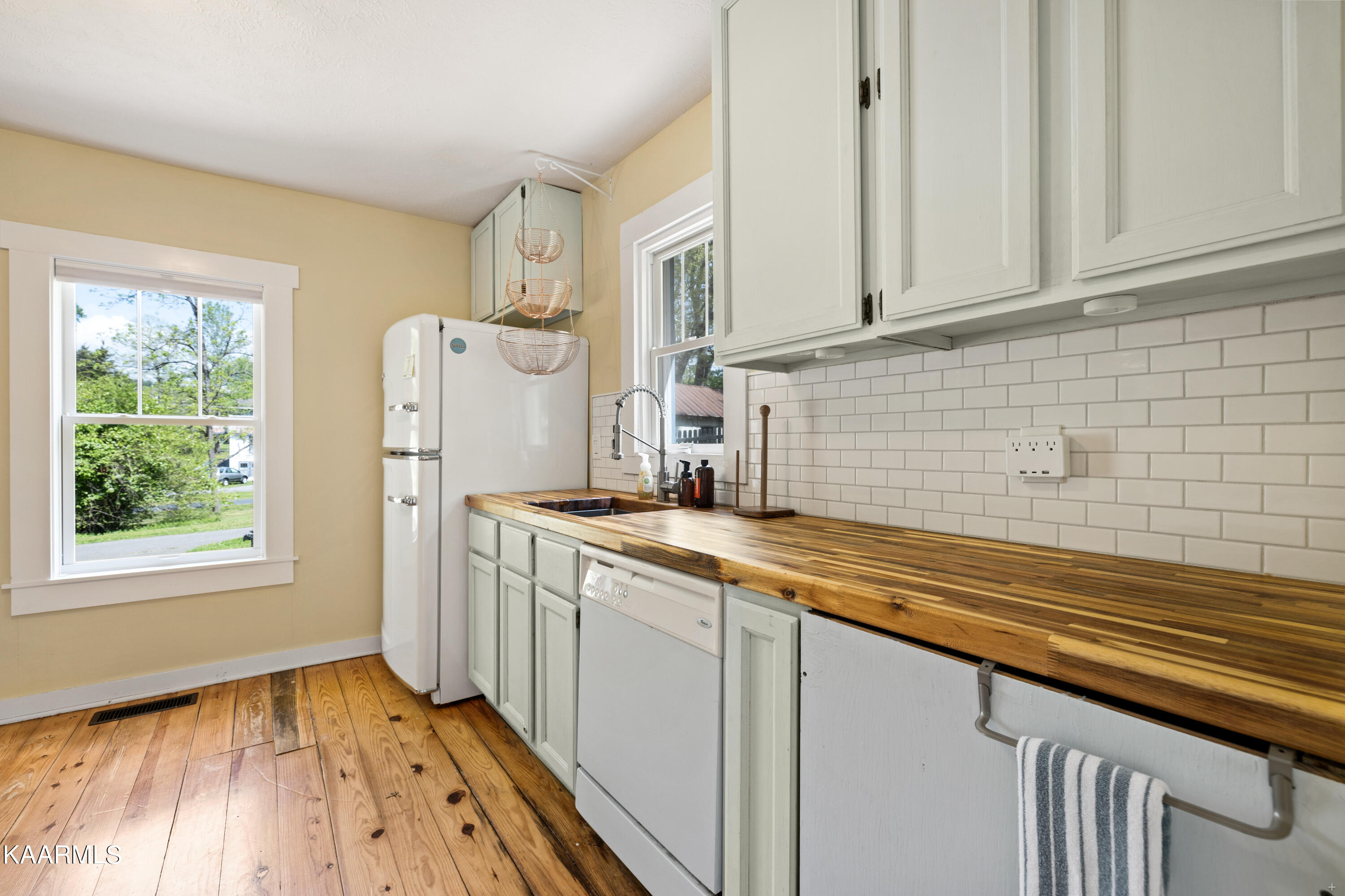 2408 Belt Road Knoxville, TN 37920 - Photo 6 of 20 Positive Perceptions-6
