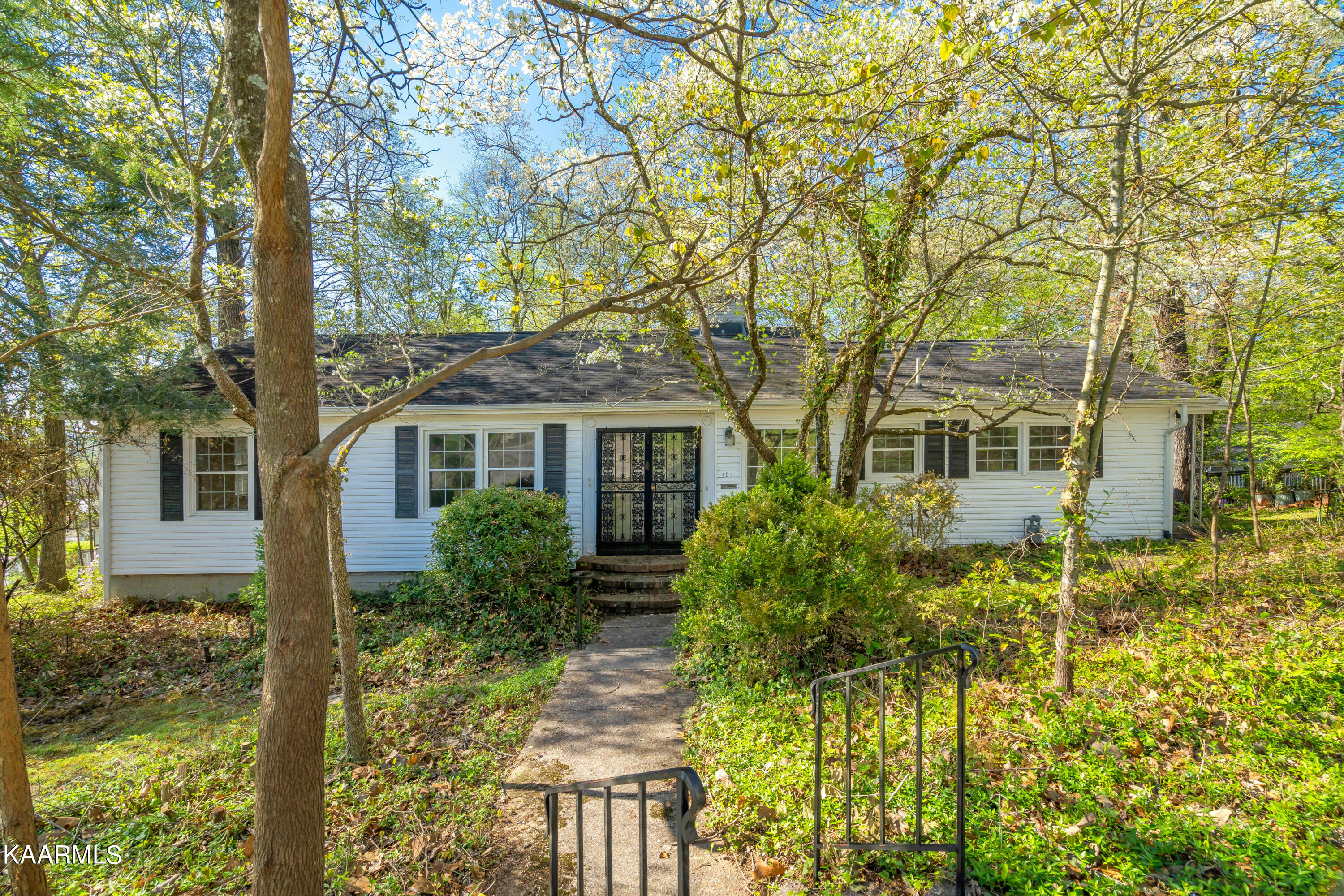 101 Nixon Road Oak Ridge, TN 37830 - Photo 1 of 36 101 Nixon Rd-35