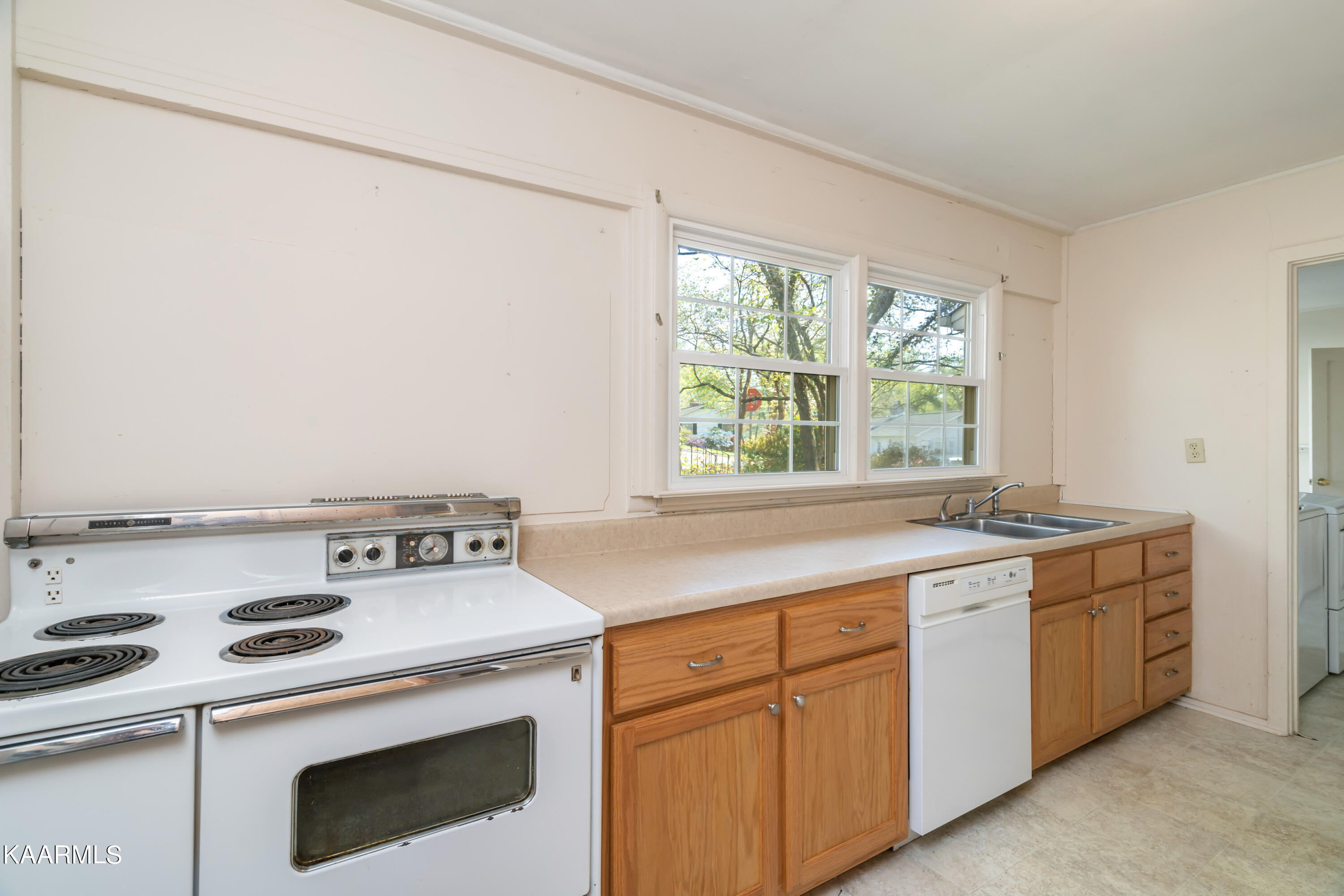 101 Nixon Road Oak Ridge, TN 37830 - Photo 16 of 36 Kitchen