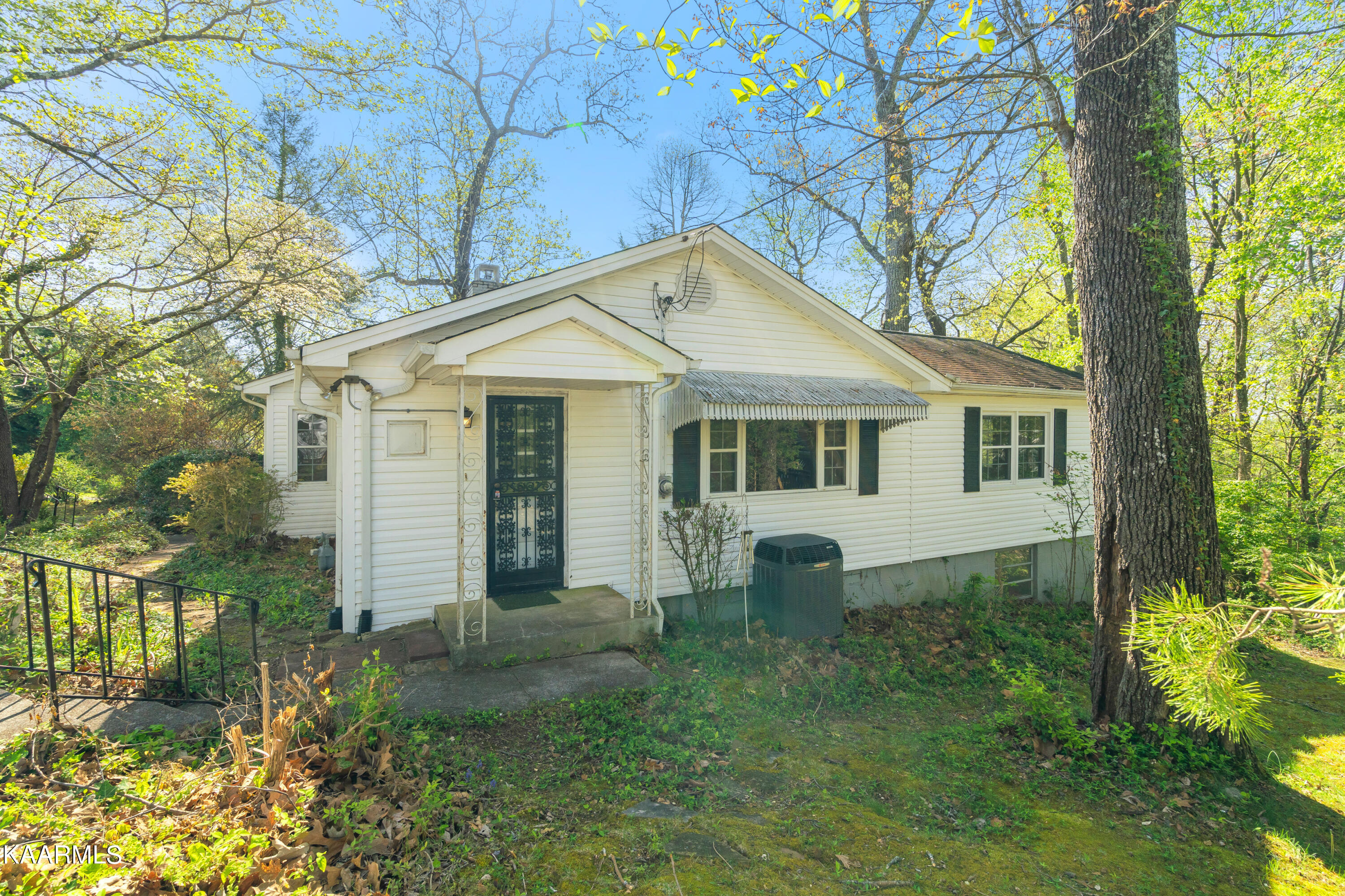 101 Nixon Road Oak Ridge, TN 37830 - Photo 3 of 36 101 Nixon Rd-30