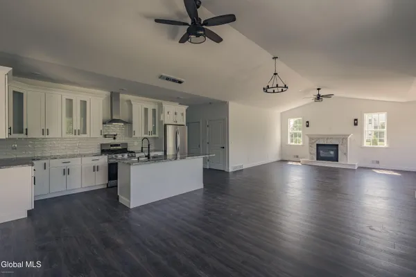 $529,900 | 105 Jady Lane, Fonda, NY 12068