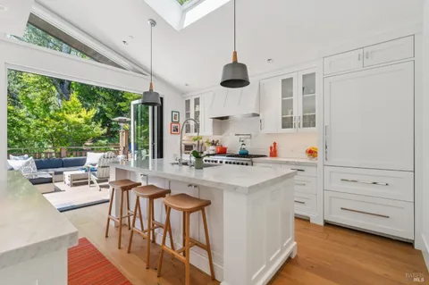 $3,895,000 | 83 Hatzic Court, Larkspur, CA 94939
