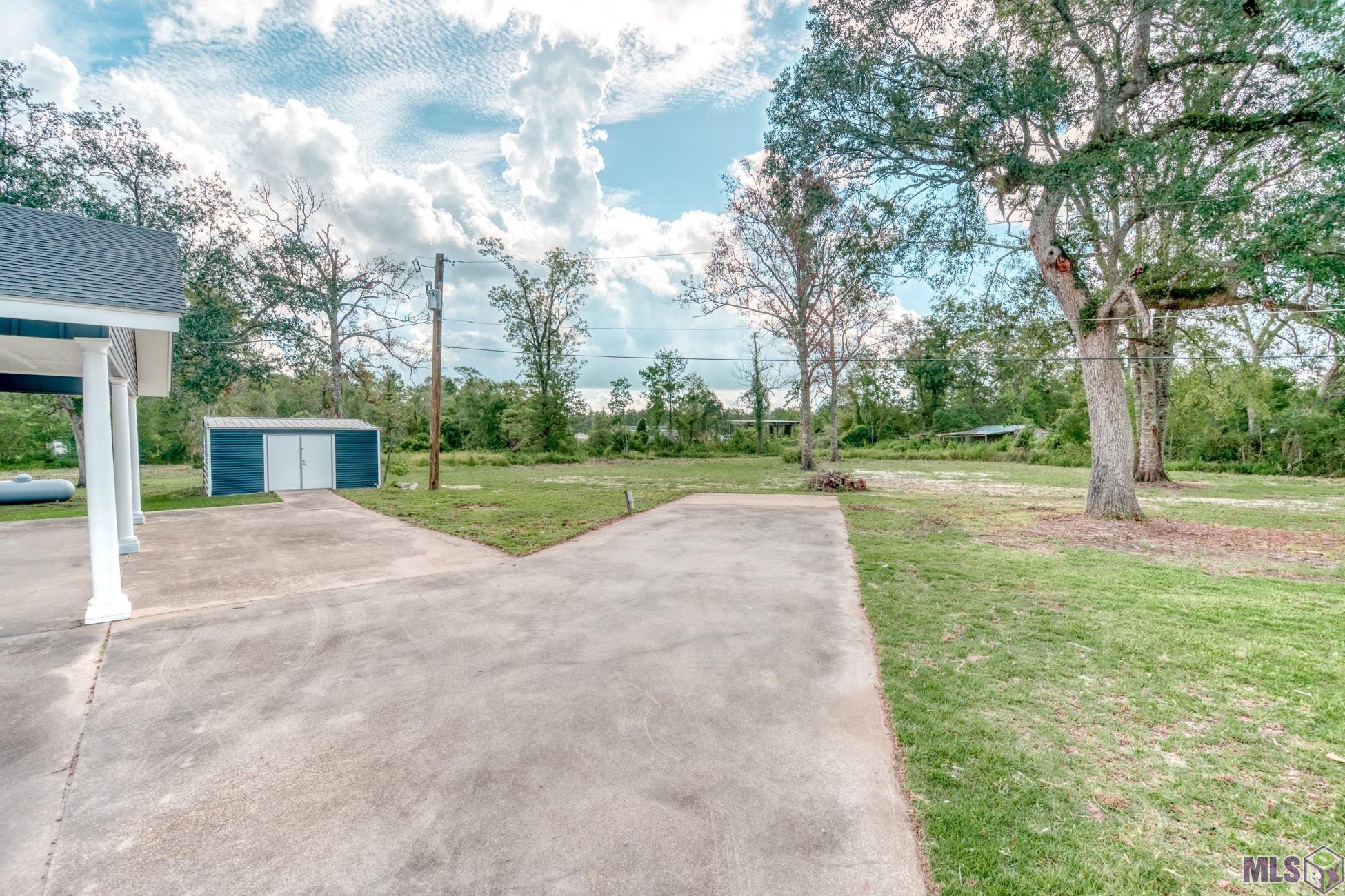 23168 Hutchinson Road Springfield, LA 70462 - Photo 2 of 24