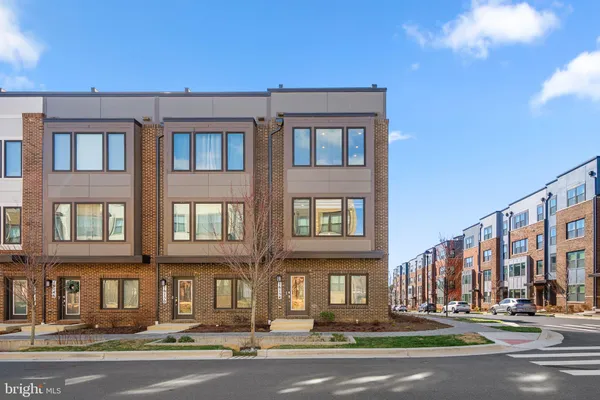 $3,850 | 16154 Bowery Street, Rockville, MD 20855