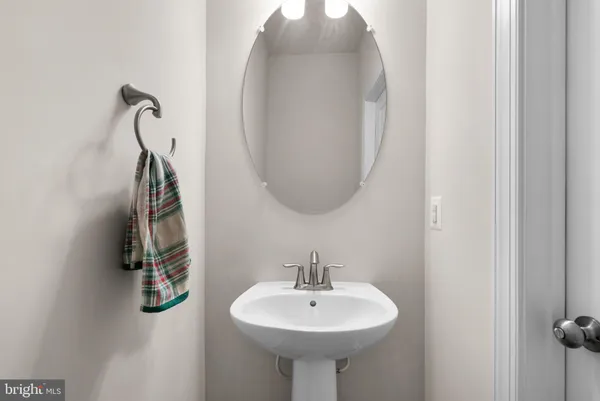 $3,850 | 16154 Bowery Street, Rockville, MD 20855