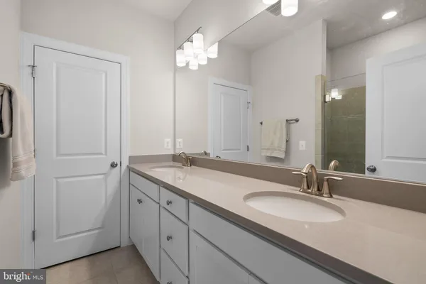 $3,850 | 16154 Bowery Street, Rockville, MD 20855