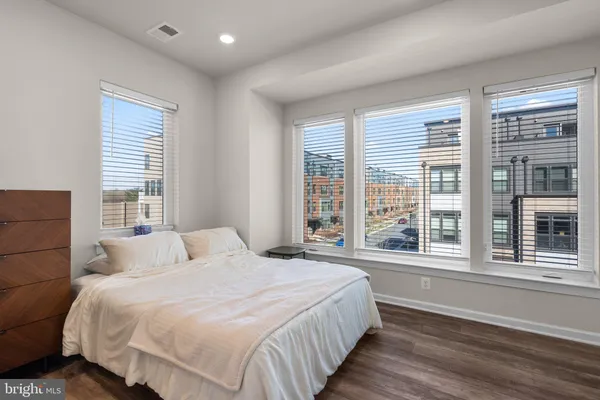 $3,850 | 16154 Bowery Street, Rockville, MD 20855