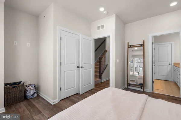 $3,850 | 16154 Bowery Street, Rockville, MD 20855