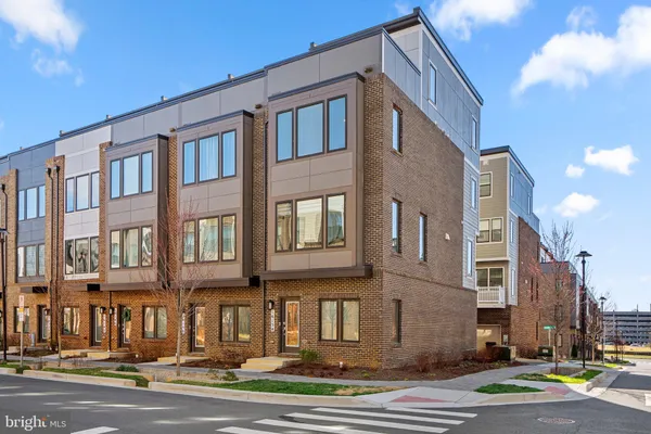 $3,850 | 16154 Bowery Street, Rockville, MD 20855