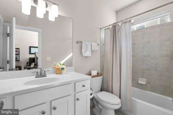 $3,850 | 16154 Bowery Street, Rockville, MD 20855