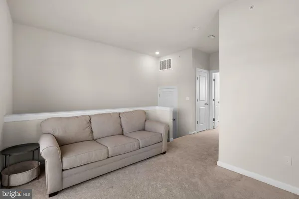 $3,850 | 16154 Bowery Street, Rockville, MD 20855