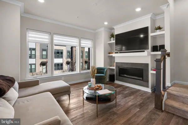 $3,850 | 16154 Bowery Street, Rockville, MD 20855