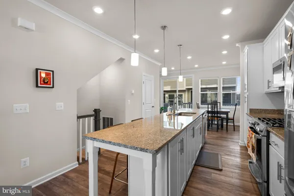 $3,850 | 16154 Bowery Street, Rockville, MD 20855