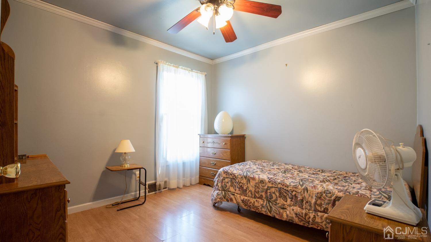49 West Knollwood Road Edison, NJ 08817 - Photo 17 of 21 Gallery Image 17