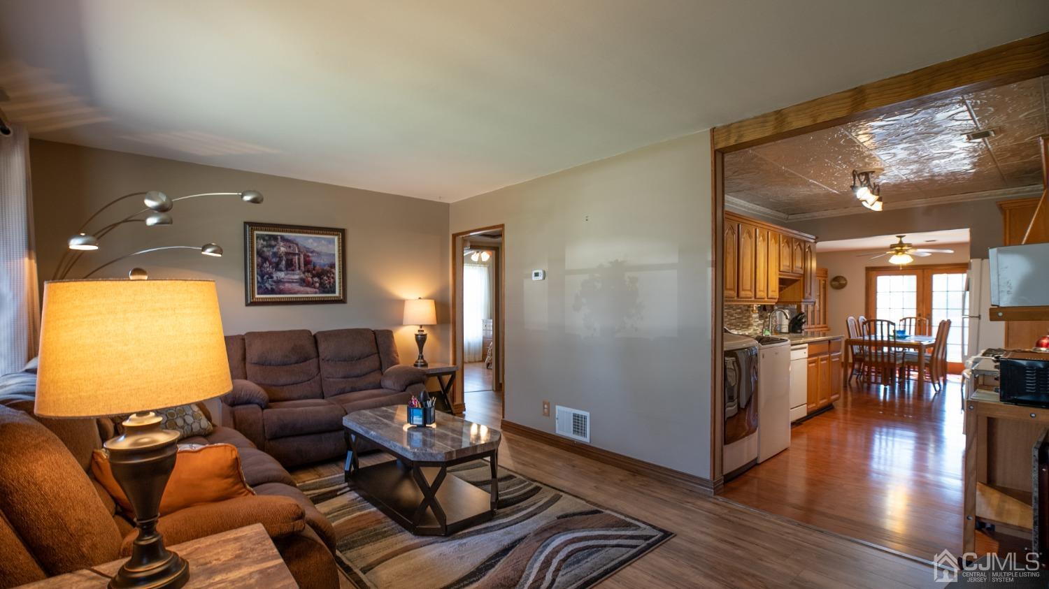 49 West Knollwood Road Edison, NJ 08817 - Photo 7 of 21 Gallery Image 7