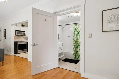 $475,000 | 574 48th Street, Unit 203, Oakland, CA 94609