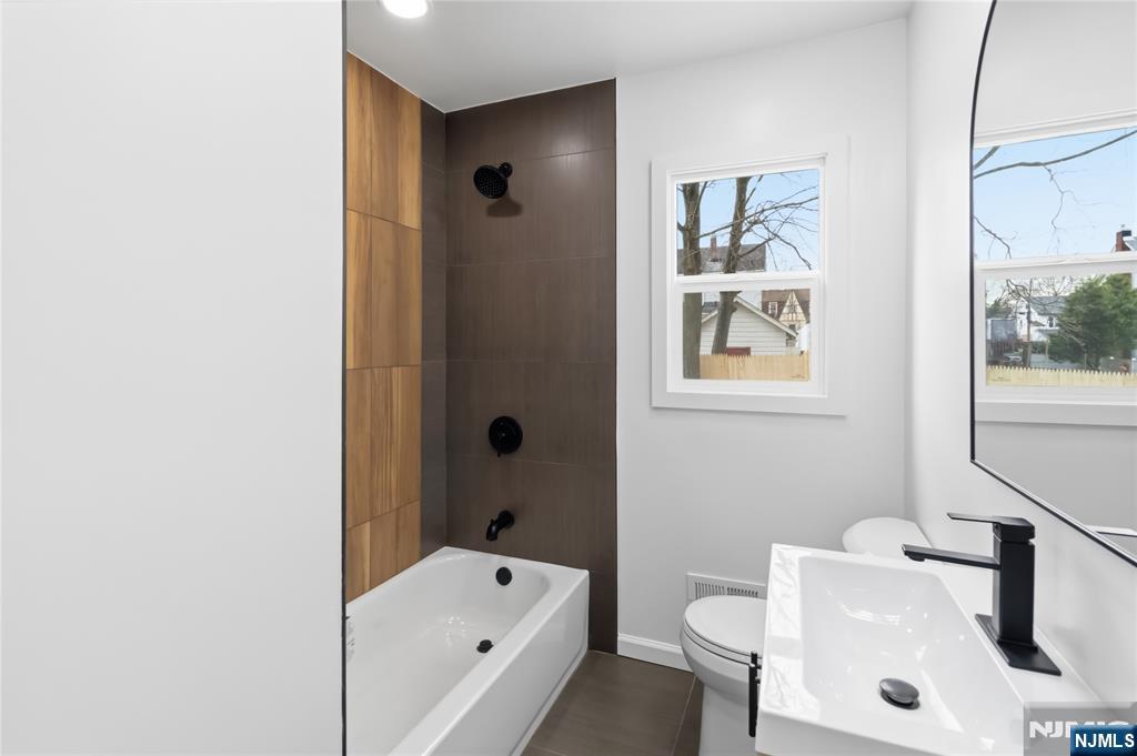 116 Washington Place Teaneck, NJ 07666 - Photo 17 of 26