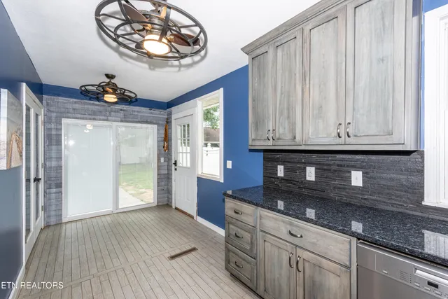 $699,900 | 209 Montgomery Lane, Maryville, TN 37803