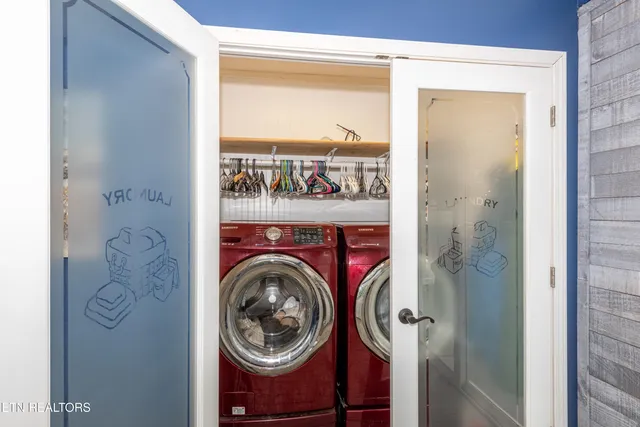 $699,900 | 209 Montgomery Lane, Maryville, TN 37803