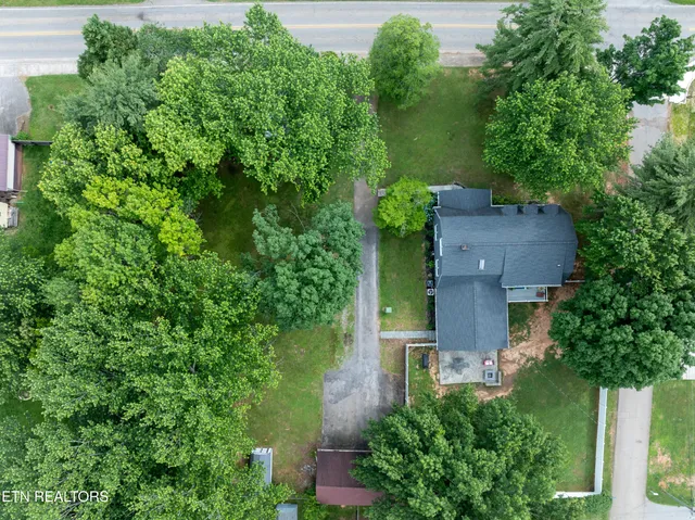 $699,900 | 209 Montgomery Lane, Maryville, TN 37803