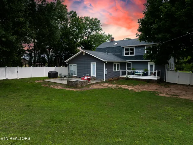 $699,900 | 209 Montgomery Lane, Maryville, TN 37803