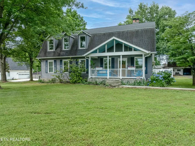 $699,900 | 209 Montgomery Lane, Maryville, TN 37803