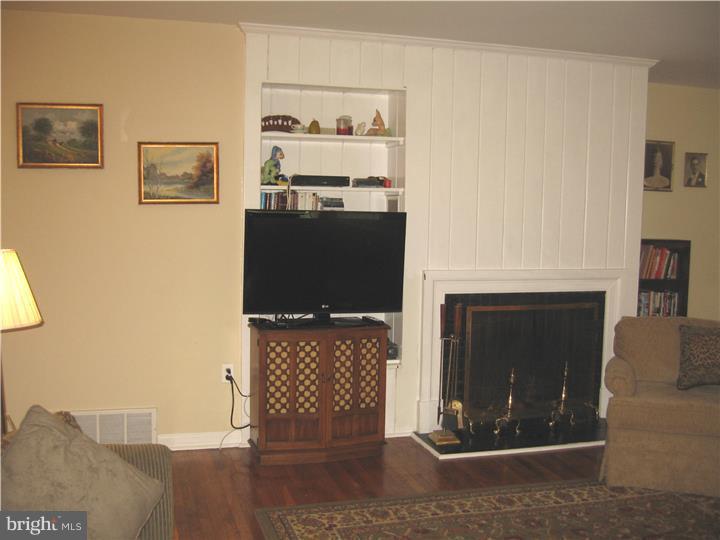 3245 Pine Road Huntingdon Valley, PA 19006 - Photo 3 of 24 Gallery Image 3