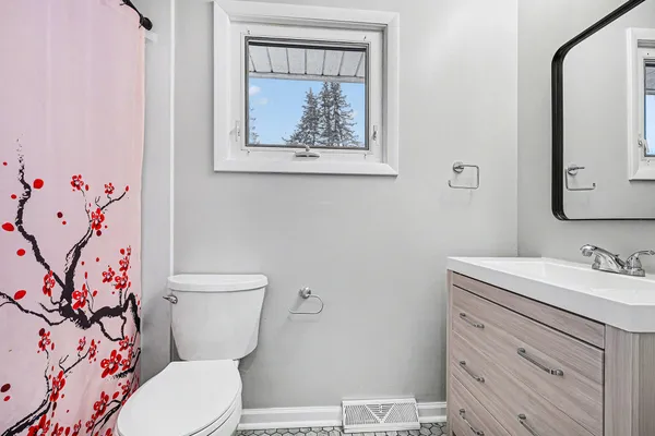 $475,000 | 6050 Adaway Court Southeast, Ada, MI 49301