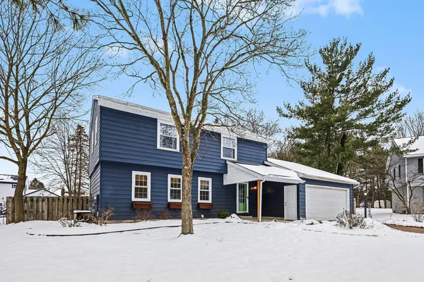 $475,000 | 6050 Adaway Court Southeast, Ada, MI 49301