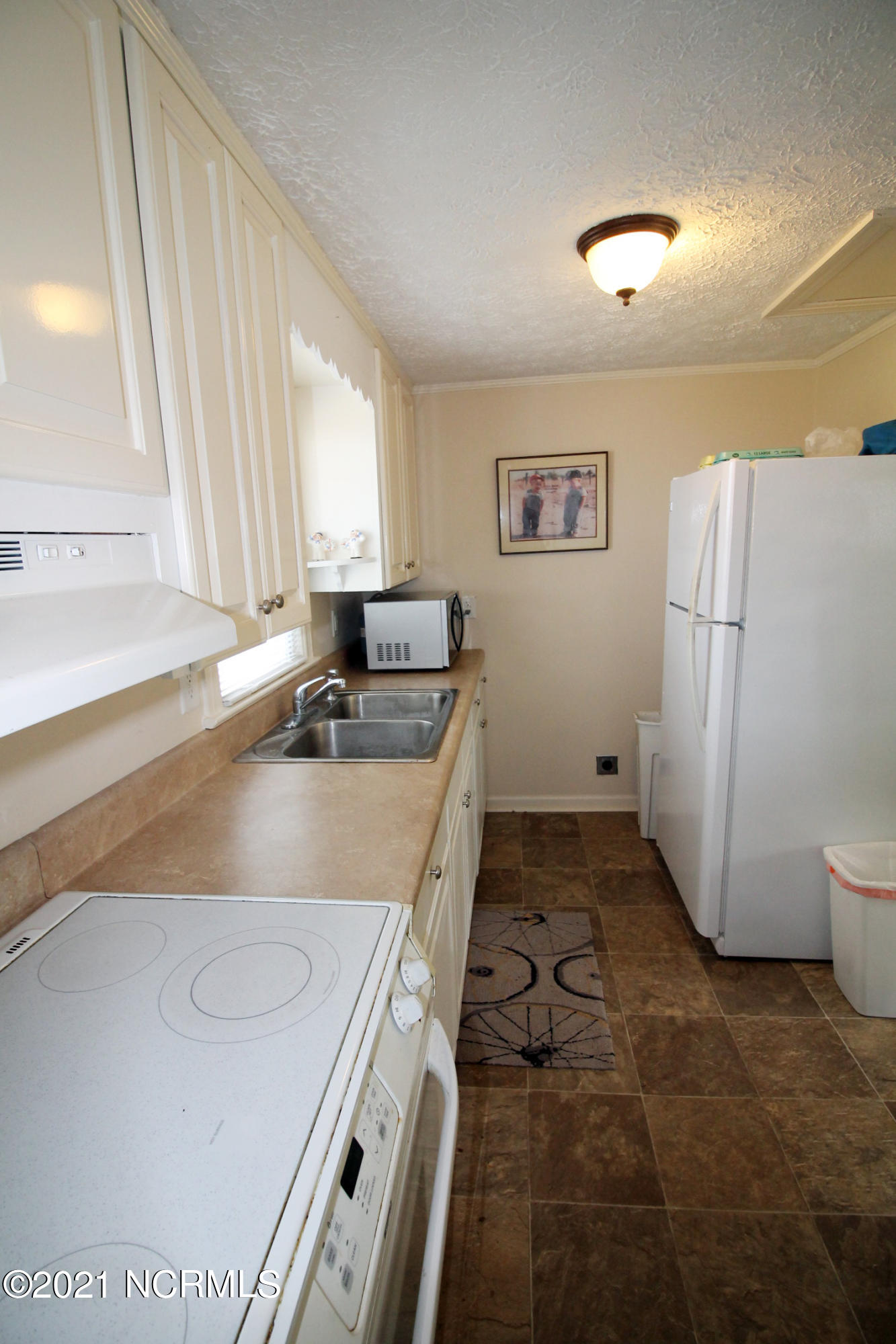 3015 Hickory Point Road Aurora, NC 27806 - Photo 8 of 18 kitchen