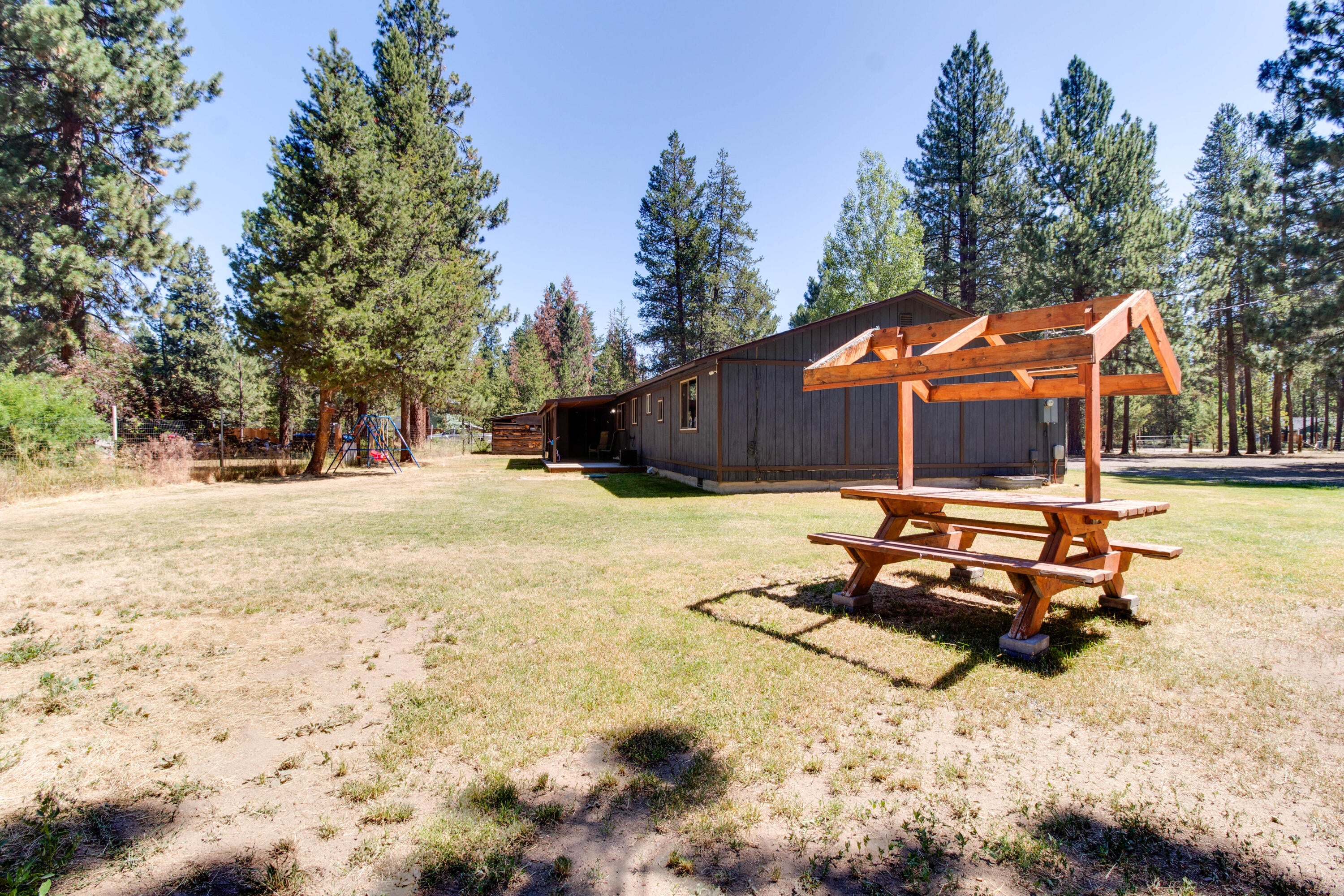 51503 Cedar Road La Pine, OR 97739 - Photo 38 of 42 Side Yard