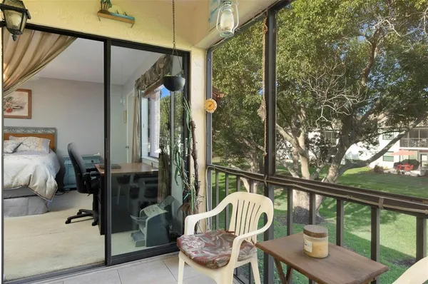 $199,000 | 110 Lakeside Court, Unit 110, Oldsmar, FL 34677