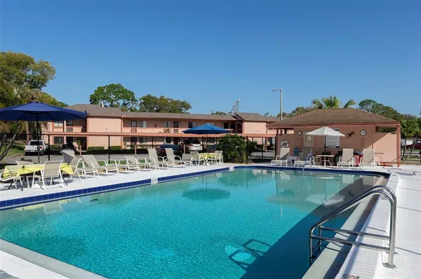 $199,000 | 110 Lakeside Court, Unit 110, Oldsmar, FL 34677