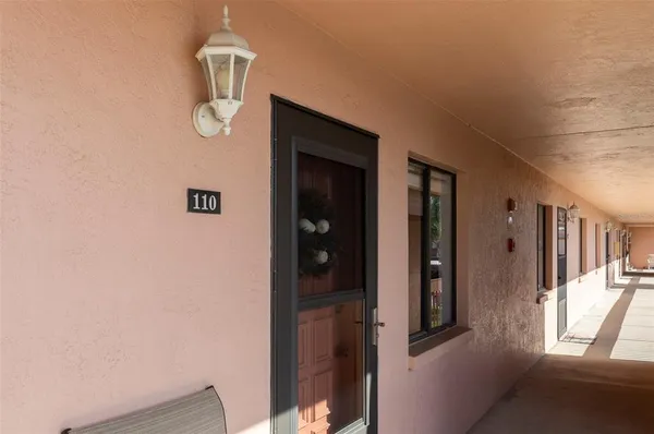 $199,000 | 110 Lakeside Court, Unit 110, Oldsmar, FL 34677