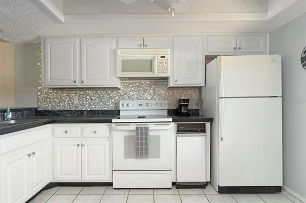 $199,000 | 110 Lakeside Court, Unit 110, Oldsmar, FL 34677