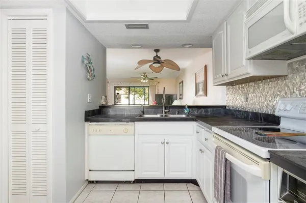 $199,000 | 110 Lakeside Court, Unit 110, Oldsmar, FL 34677