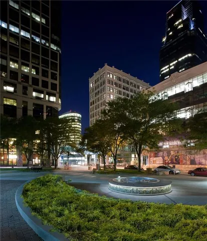 $300,000 | 1101 Walnut Street, Unit 1202, Kansas City, MO 64106