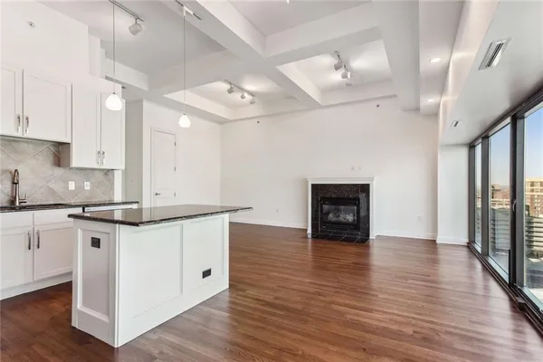 $300,000 | 1101 Walnut Street, Unit 1202, Kansas City, MO 64106