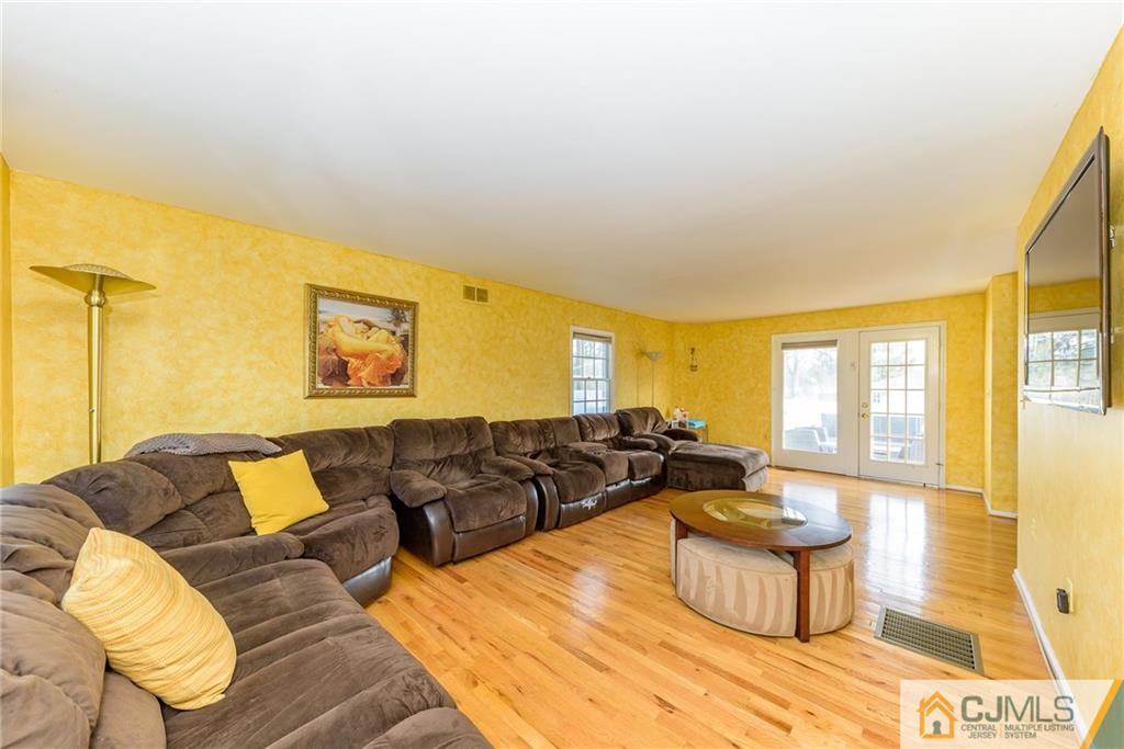 285 Valley Road Clark, NJ 07066 - Photo 8 of 25 Gallery Image 8