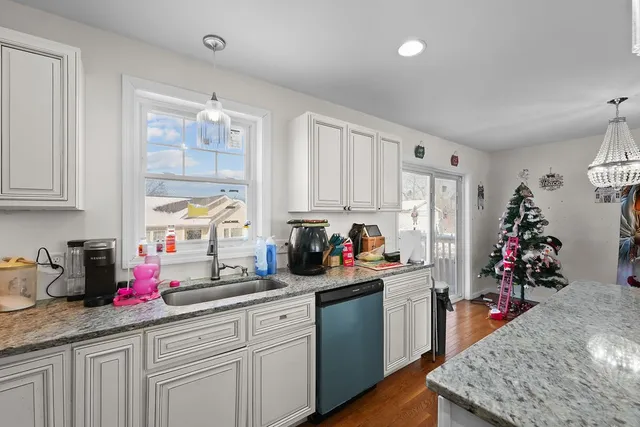 $559,900 | 40 Burnside Avenue, Woonsocket, RI 02895