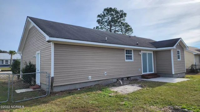 $1,525 | 208 South Ginger Drive, Hubert, NC 28539