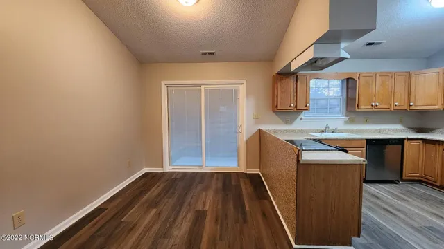 $1,525 | 208 South Ginger Drive, Hubert, NC 28539