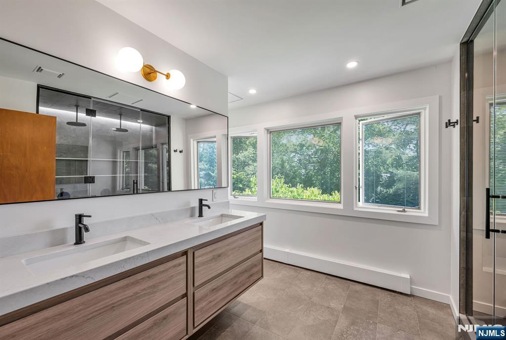 439 Summit Street Englewood Cliffs, NJ 07632 - Photo 21 of 34