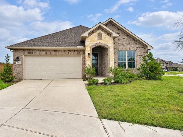 $2,700 | 2409 Table Rock Court, Texas City, TX 77568