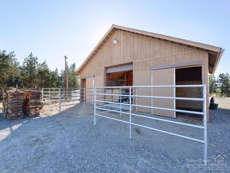 65325 Tweed Road Bend, OR 97703 - Photo 21 of 25 The barn is equipped with 2-3 horse stal